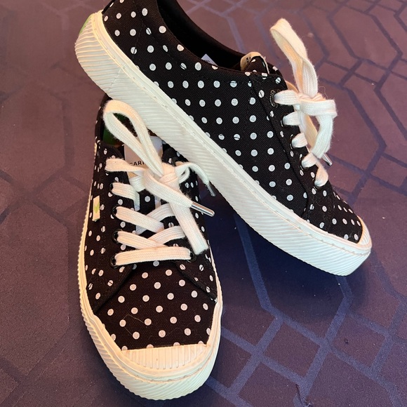 Cariuma women’s size 7 OCA Low - Picture 5 of 5